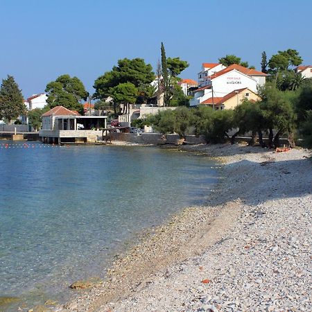 Apartments And Rooms By The Sea Sutivan, Brac - 2943 Экстерьер фото