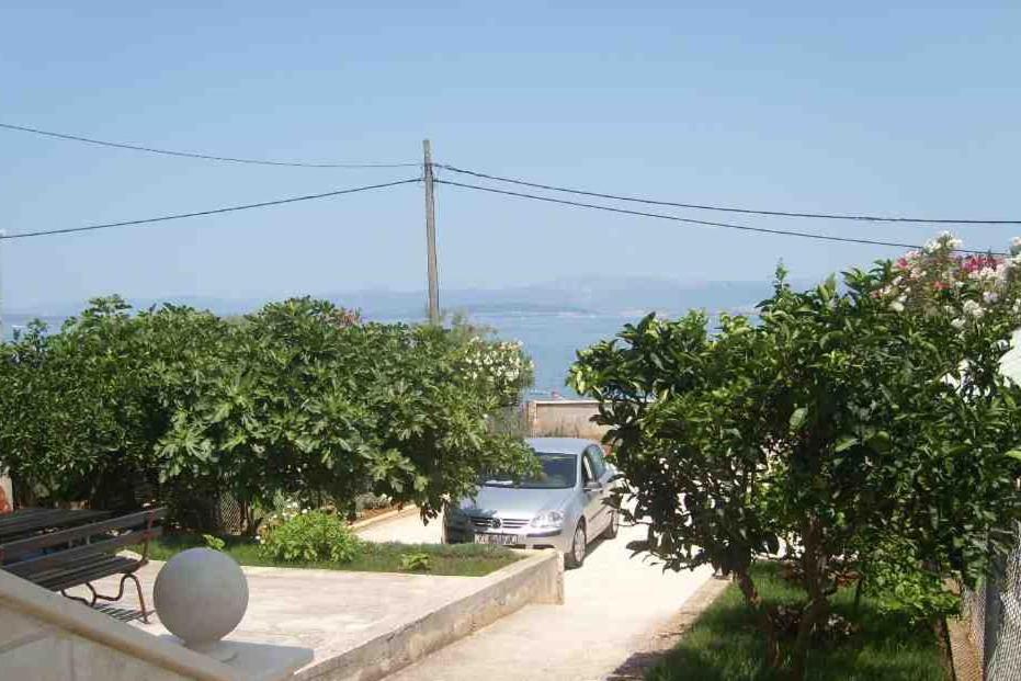 Apartments And Rooms By The Sea Sutivan, Brac - 2943 Экстерьер фото