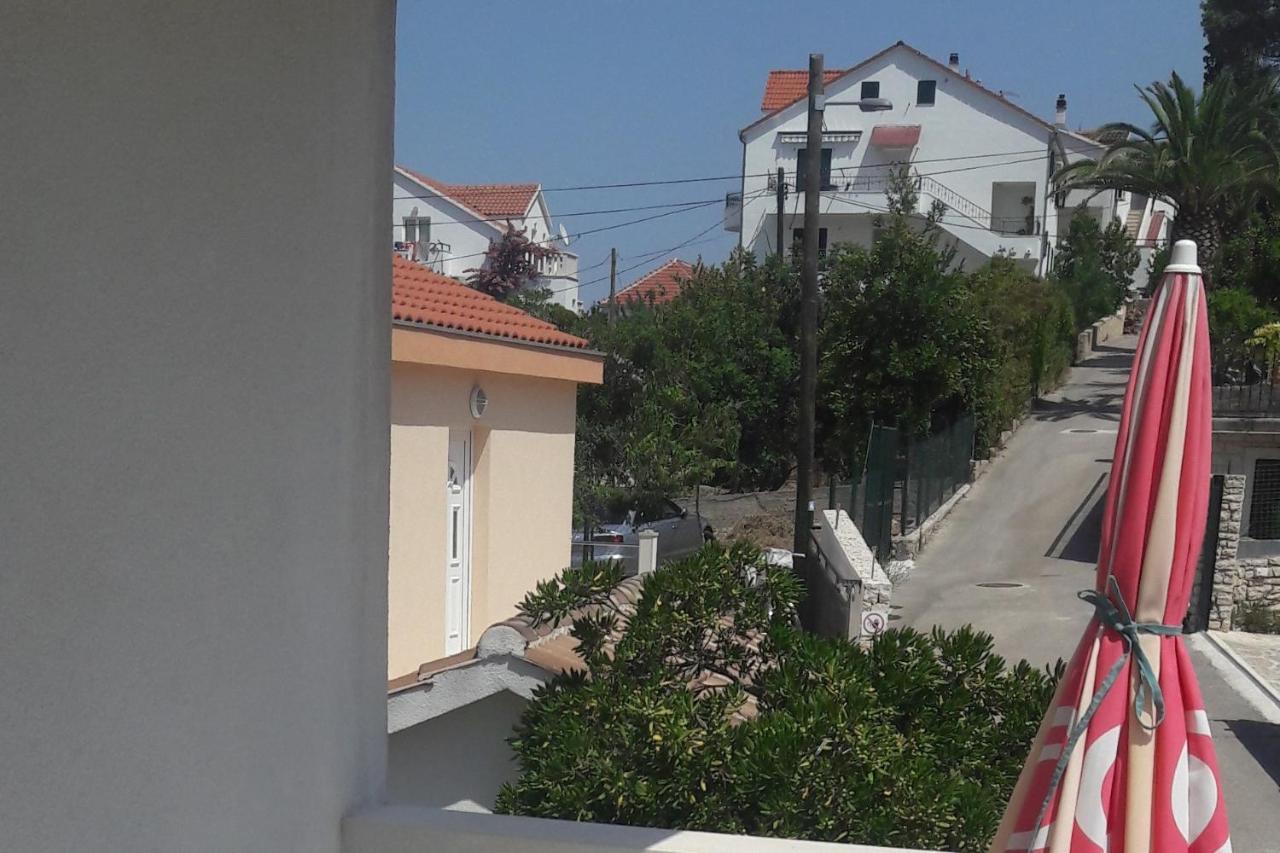 Apartments And Rooms By The Sea Sutivan, Brac - 2943 Экстерьер фото