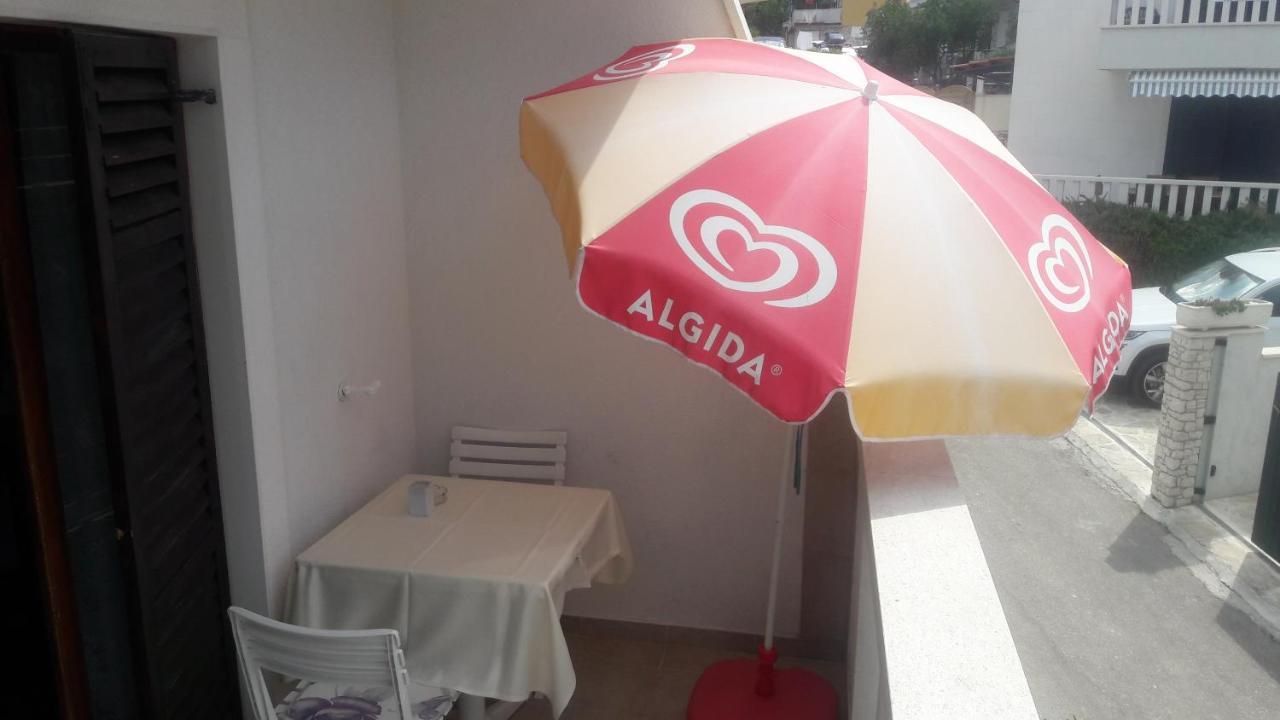 Apartments And Rooms By The Sea Sutivan, Brac - 2943 Экстерьер фото