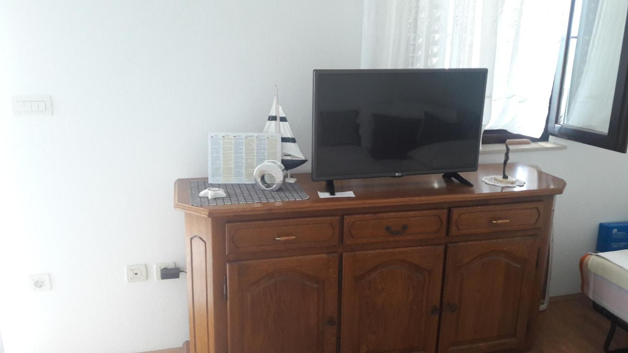 Apartments And Rooms By The Sea Sutivan, Brac - 2943 Номер фото